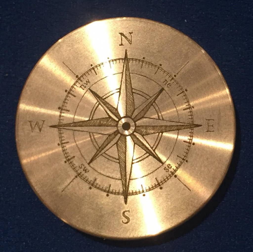 Okito Box Lid Compass 3, Half Dollar